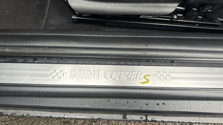 MINI Hatchback 135kW Cooper S Level 2 33kWh 3dr Auto Electric Hatchback